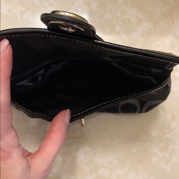 Coach wristlet - Picture 7 of 8
